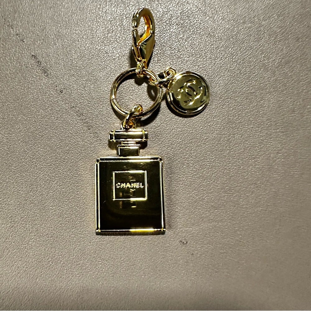 CHANEL Gold Perfume Bottle Charm VIP Christmas 2023 - Picture 4 of 4